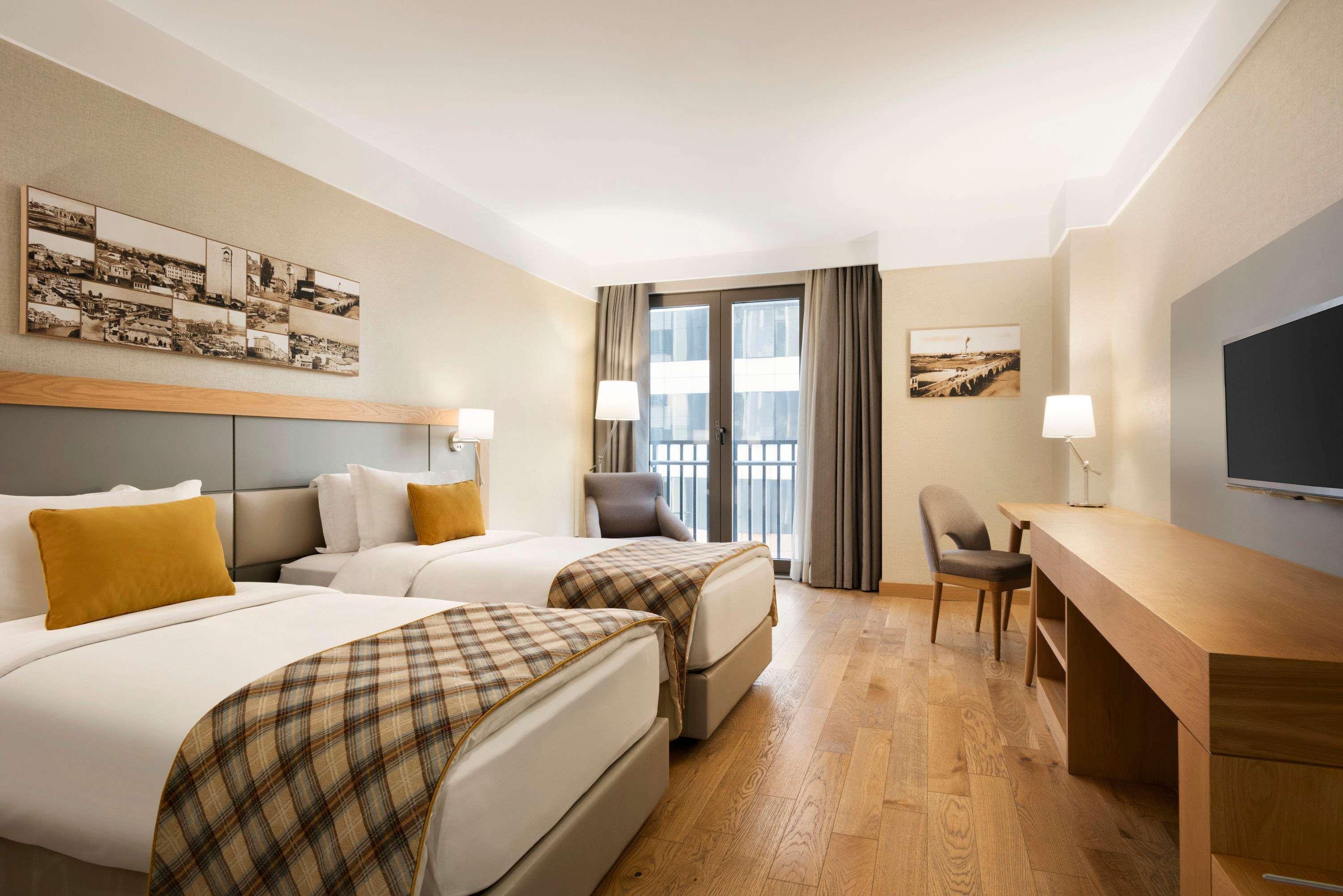 Ramada Hotel & Suites Adana Buitenkant foto