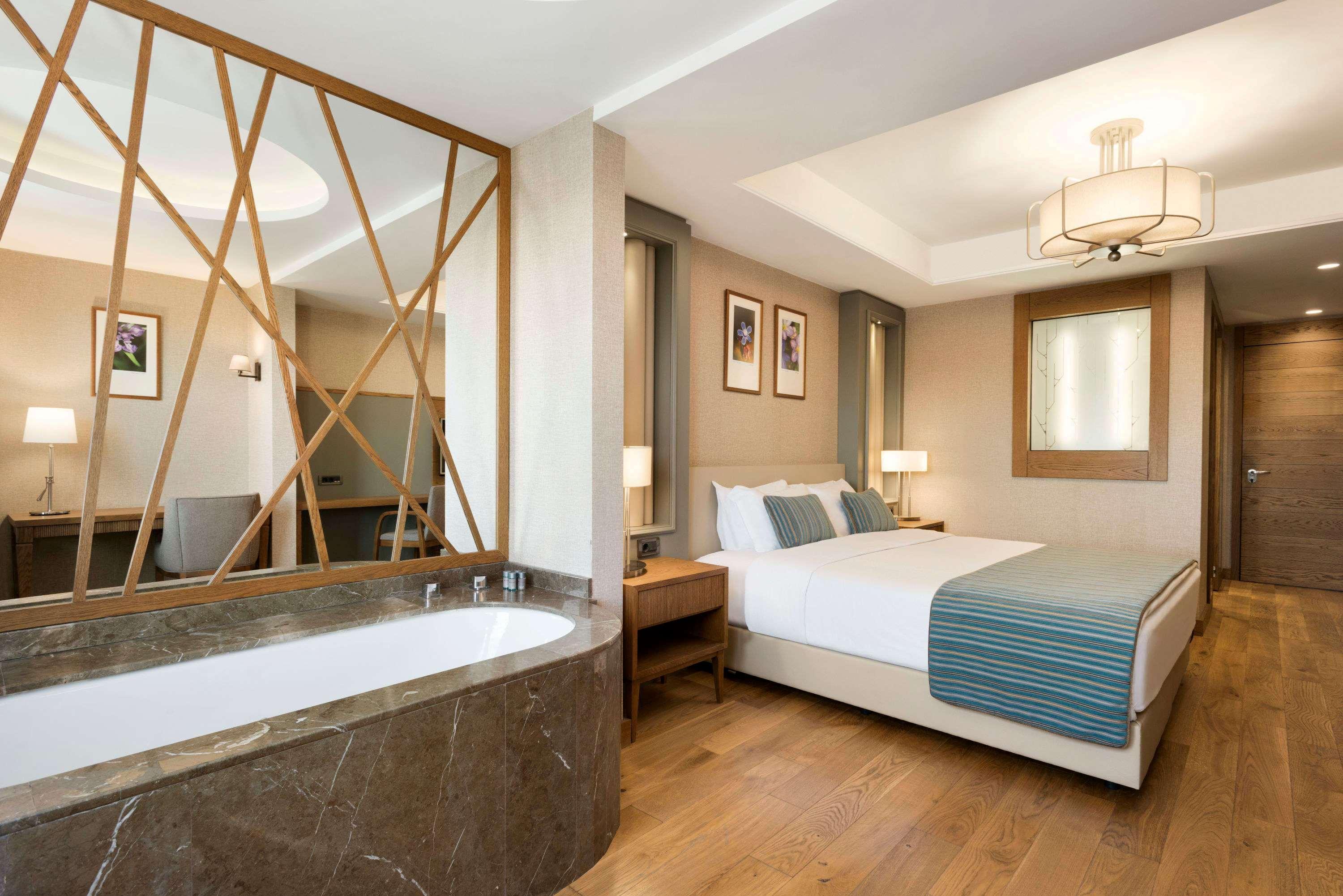 Ramada Hotel & Suites Adana Buitenkant foto