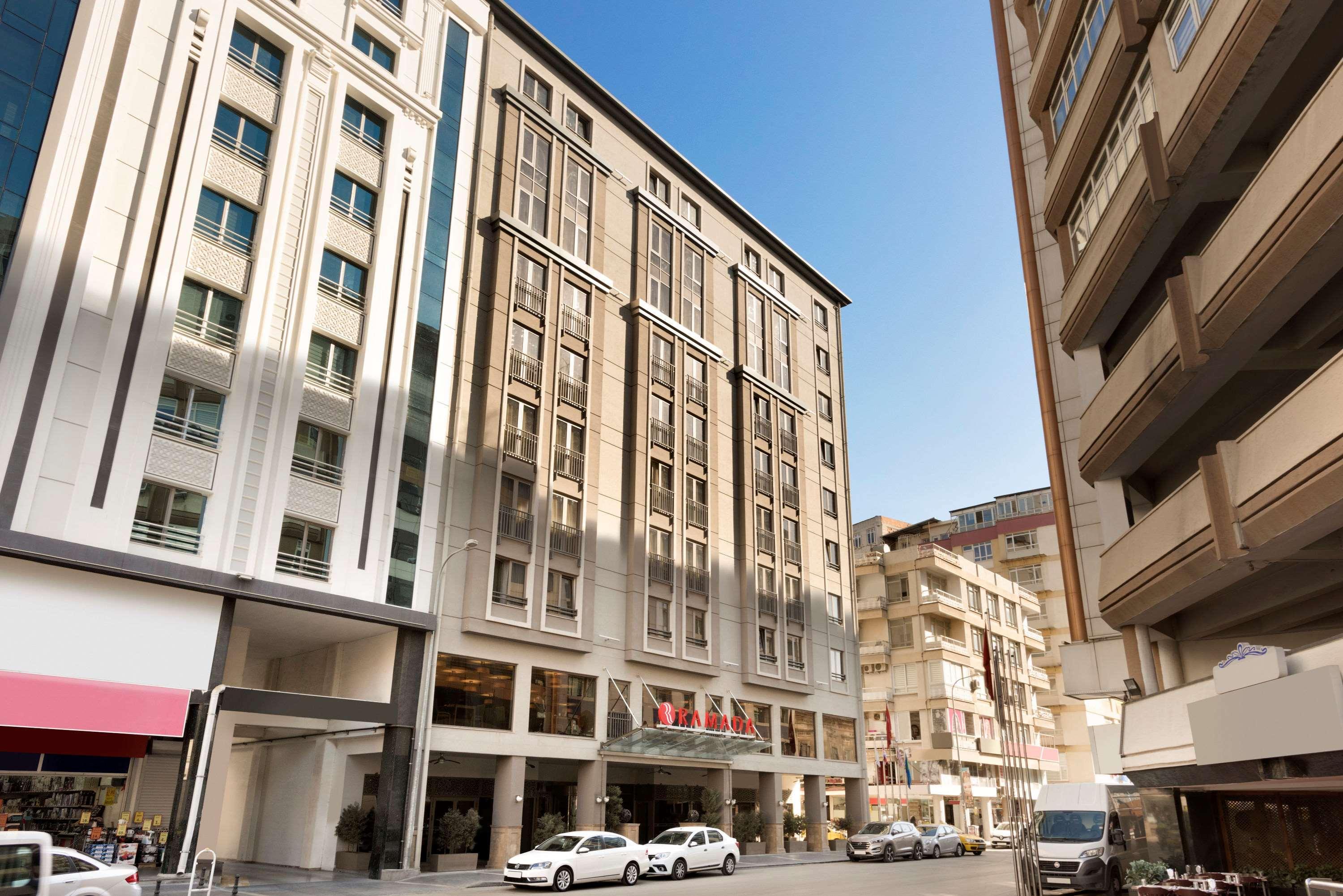 Ramada Hotel & Suites Adana Buitenkant foto