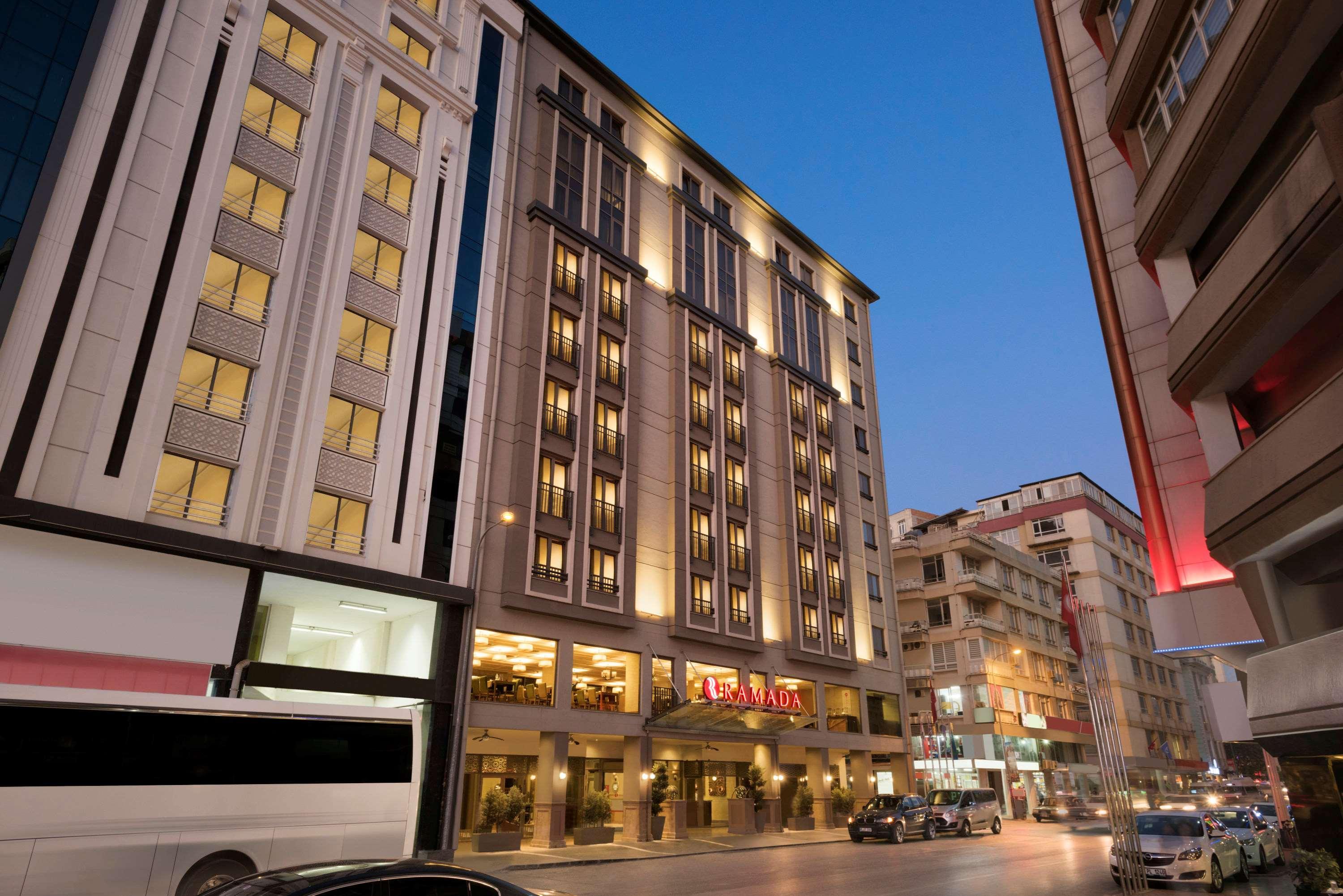 Ramada Hotel & Suites Adana Buitenkant foto