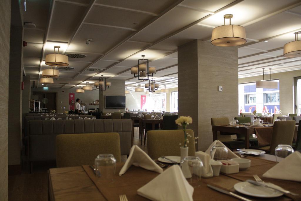 Ramada Hotel & Suites Adana Buitenkant foto