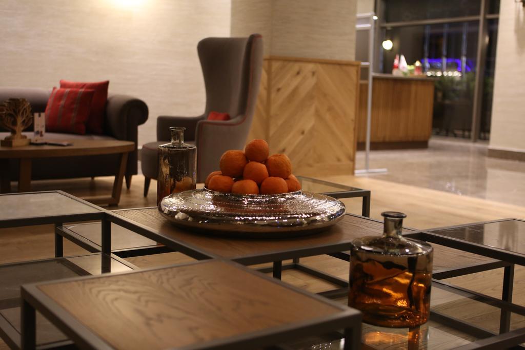 Ramada Hotel & Suites Adana Buitenkant foto