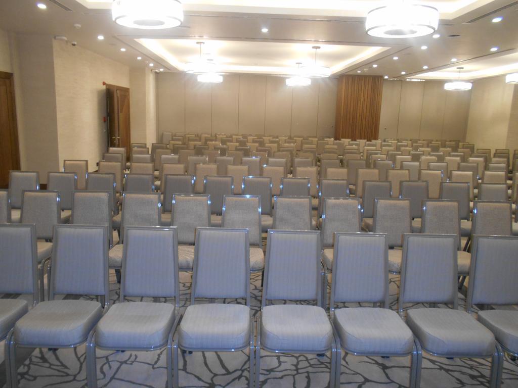 Ramada Hotel & Suites Adana Buitenkant foto