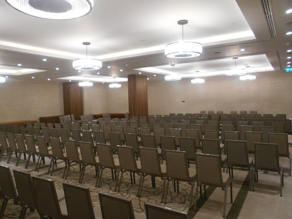 Ramada Hotel & Suites Adana Buitenkant foto