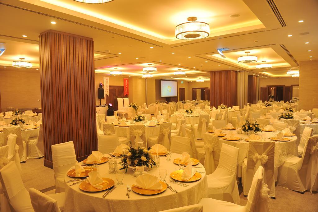 Ramada Hotel & Suites Adana Buitenkant foto