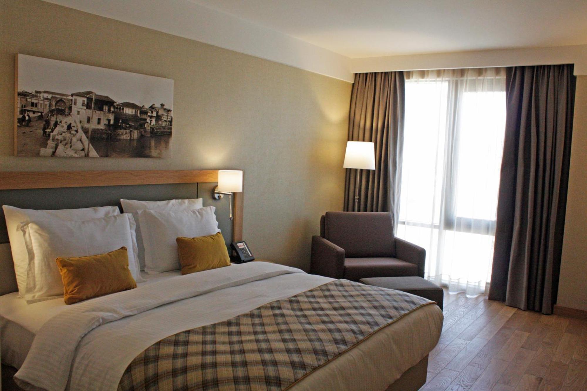 Ramada Hotel & Suites Adana Buitenkant foto