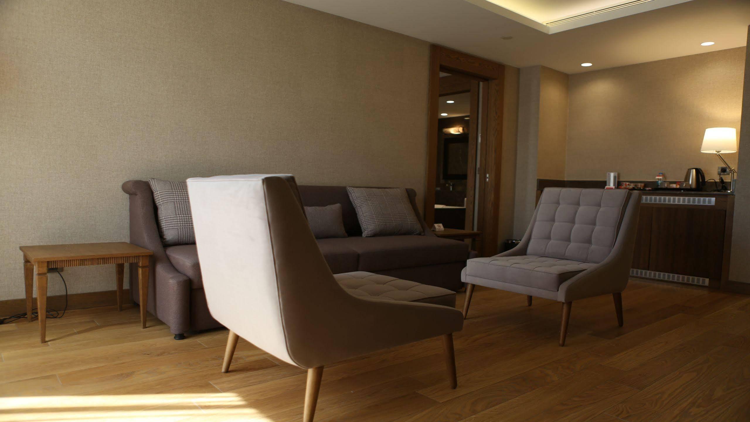 Ramada Hotel & Suites Adana Buitenkant foto